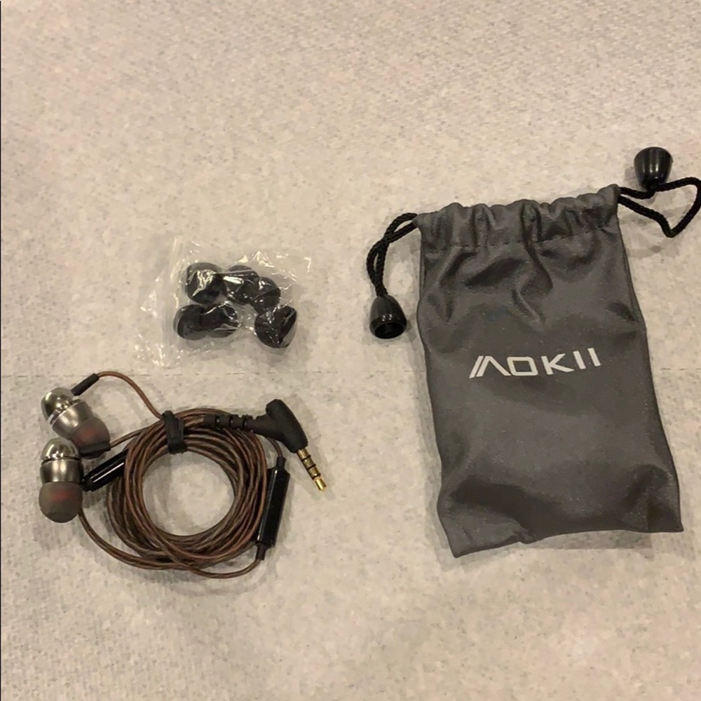 Earbuds